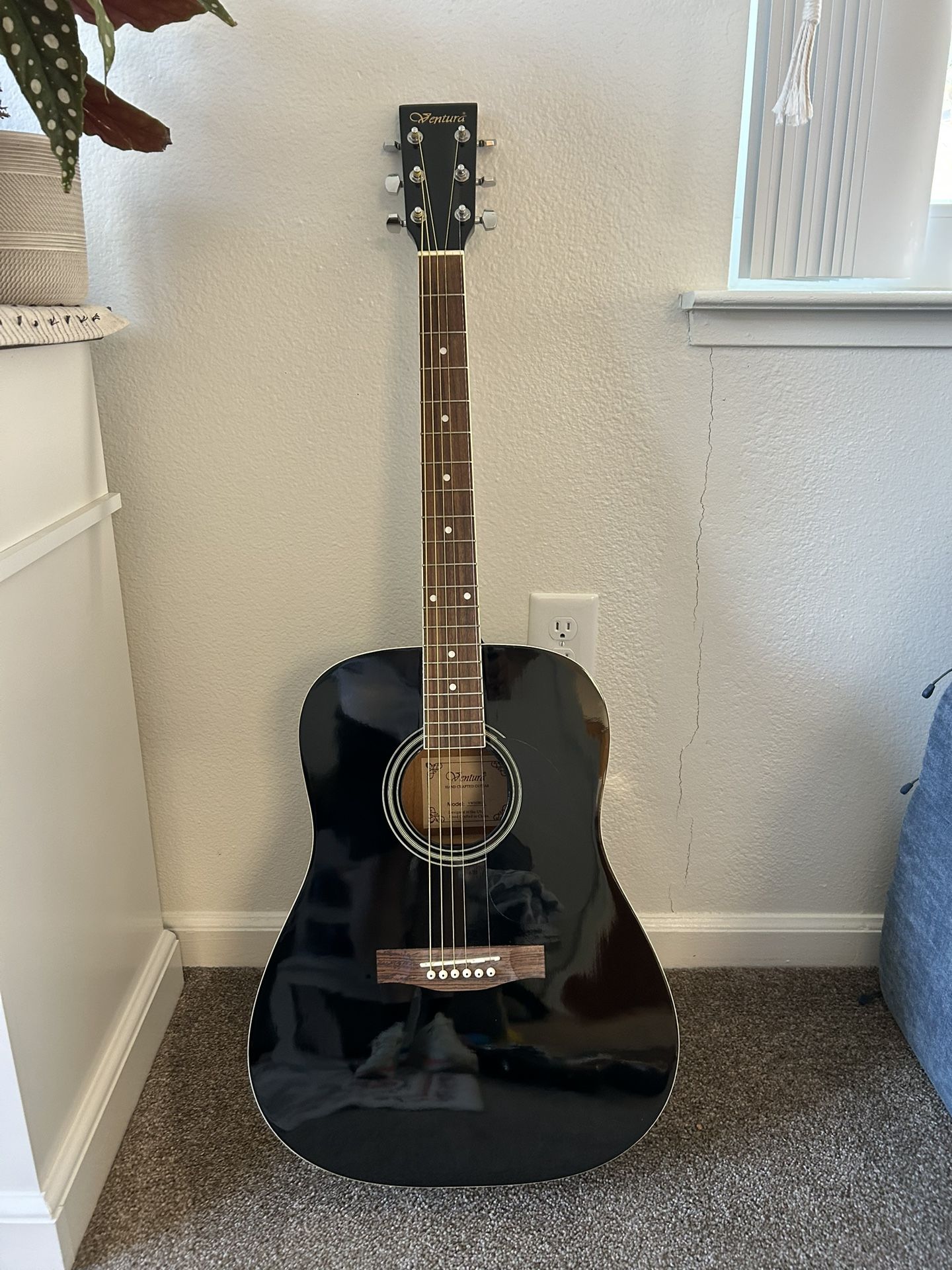 Ventura Dreadnought Acoustic Guitar