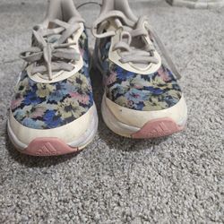 Adidas Girl Shoes Size 4