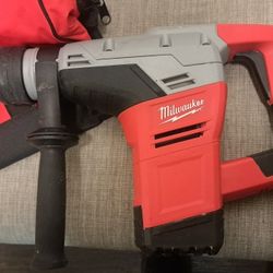 Milwaukee1-9/16 in. SDS-Max Rotary Hammer