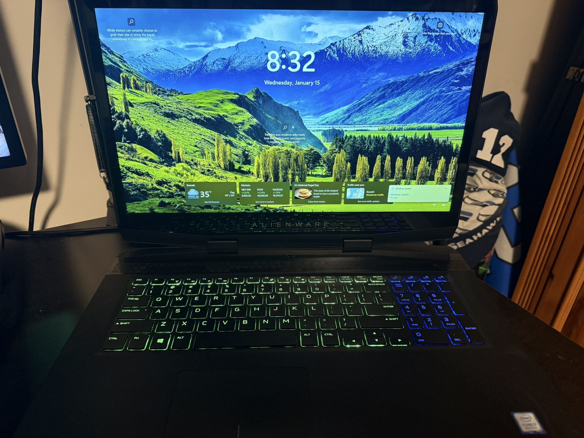 Alienware 17m, Intel i7-8750H CPU @ 2.20GHz, 2208 Mhz, 6 Core(s), RAM 16GB DIMM, HD 1TB + 2TB
