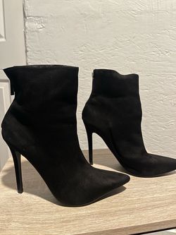 Black boots with stilettos