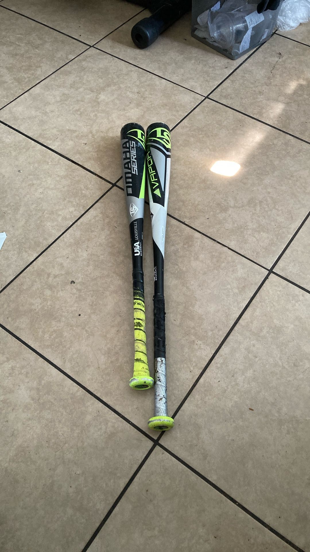 LOUSVILLE OMAHA & Vapor Baseball Bats