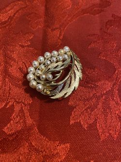 1960’s Faux Pearl And Rhinestone Brooch