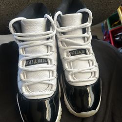 Jordan 11 Retro Basketball Sneakers Size Nine 