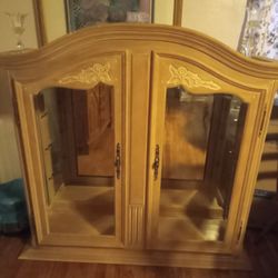 Free Pennsylvania House China Display Cabinet Lighted 3 Glass Shelves Excellent 