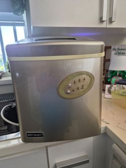Emerson Ice Maker