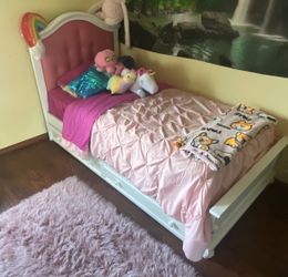 Twin size girl trundle bed with mattress