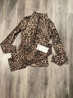Lululemon Leopard Print 2 piece