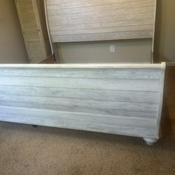 King sleigh bed