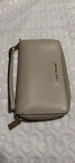 Michael Kors wristlet