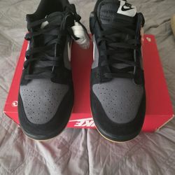 Nike Dunk Low SE "Black Grey Gum"