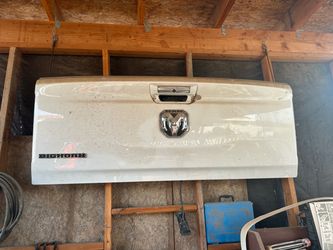 Ram bighorn tailgate