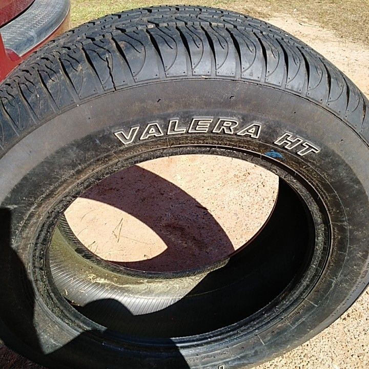 PRIMEWELL VALERA HT 245/65R17 EXCELLENT CONDITION FIRM PRICE$40