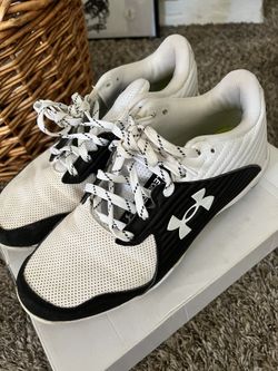 Under Armor Cleats Great Condition