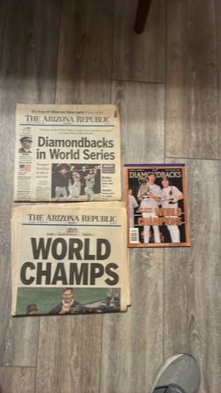 DIAMONDBACKS  WORLD SERIES  NEWSPAPERS AND BOOK