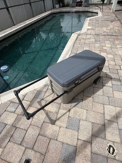 Large Rolling Cooler with Telescoping Handle
