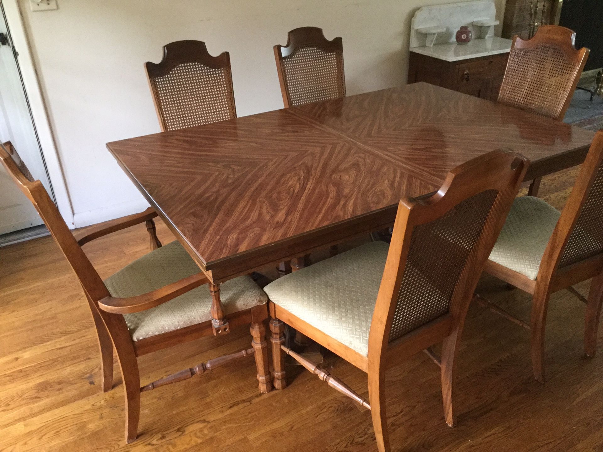Dining Room Table & 6 Chairs for Sale in Sea Cliff, NY OfferUp