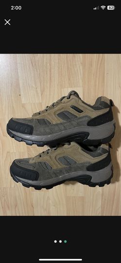 New Hiking Shoes Size 9.5 For Men 