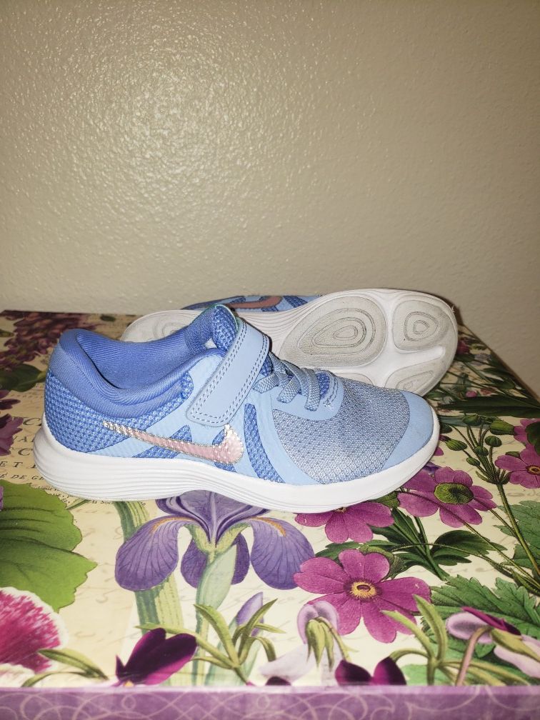 Girls Purple and Pink Nike Shoes size 11