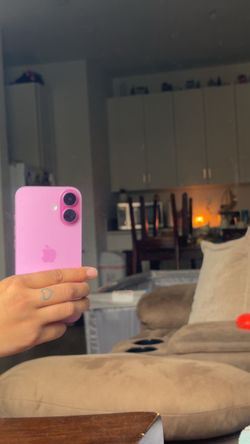 Apple iPhone 16 Pink