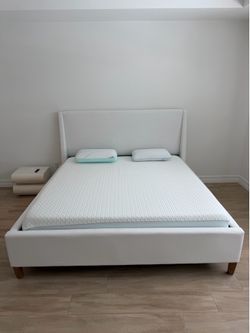 King Size Upholstered Bed + Tempur-Pedic Mattress – Like New