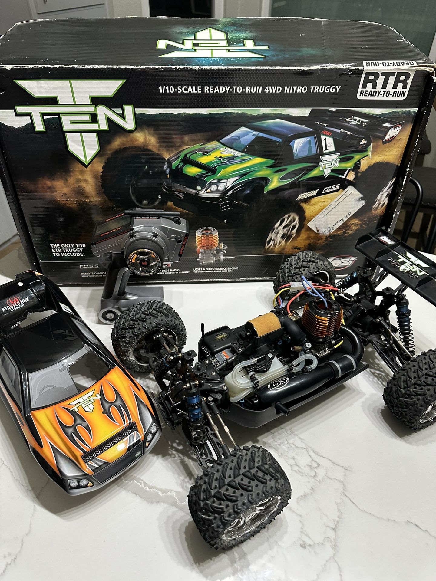 BRAND NEW Losi Ten T Nitro RC Car