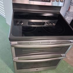 G.E Double Oven Stove 