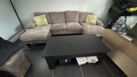 Gray Fabric Sectional Sofa with Chaise