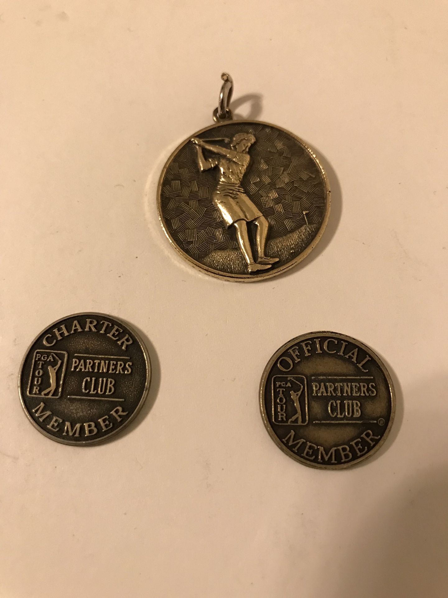 Vintage Ladies Golf Winner Pendant & 2 PGA Charter&Official Member Tokens