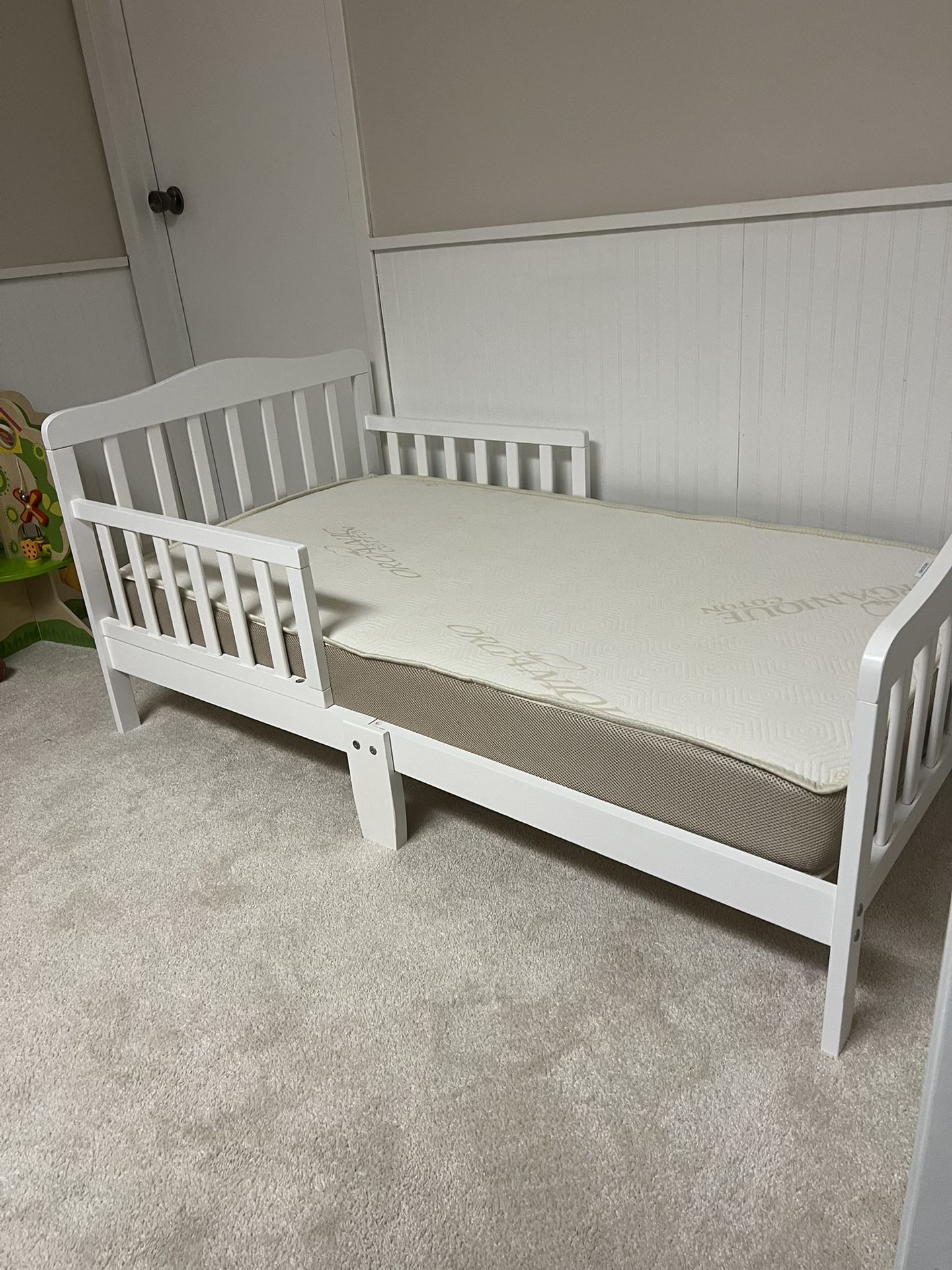 White Toddler Bed With Mattress