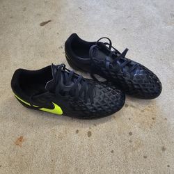 soccer cleats youth size 4