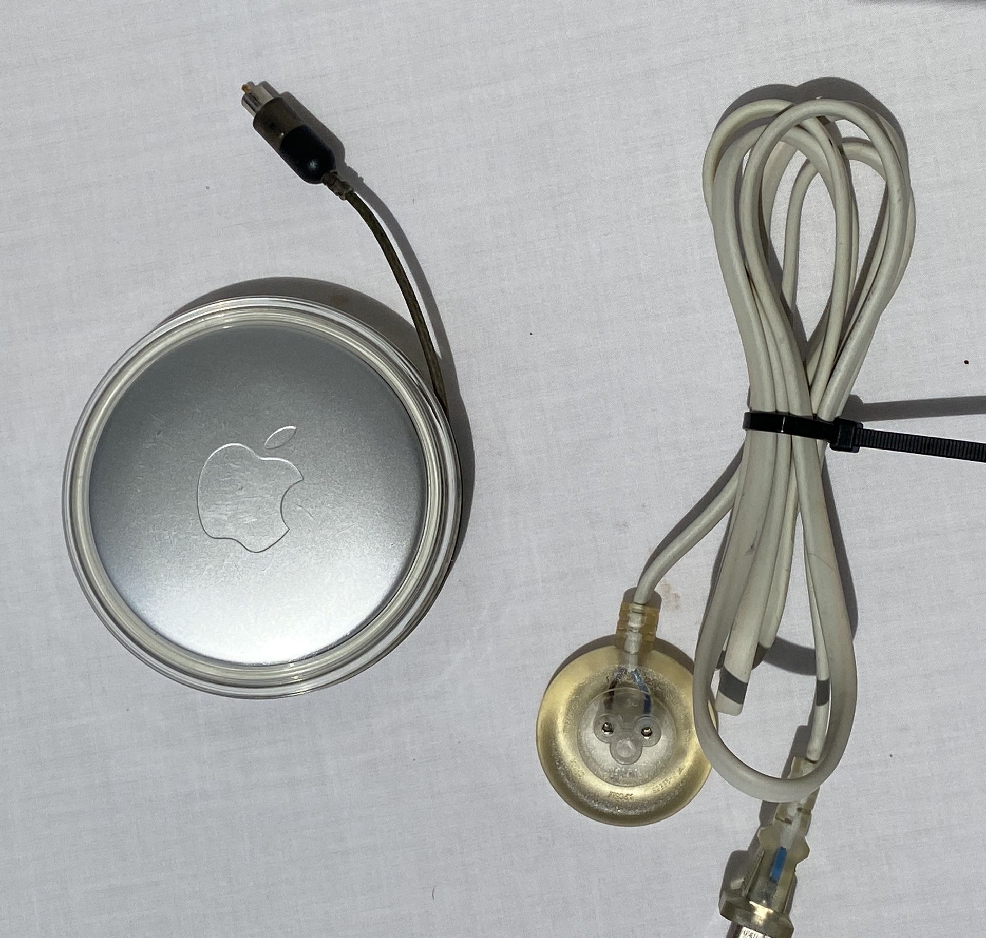 Apple Model M7332 45w yoyo power adapter with cord, for early 2000’s iBook G3, G4