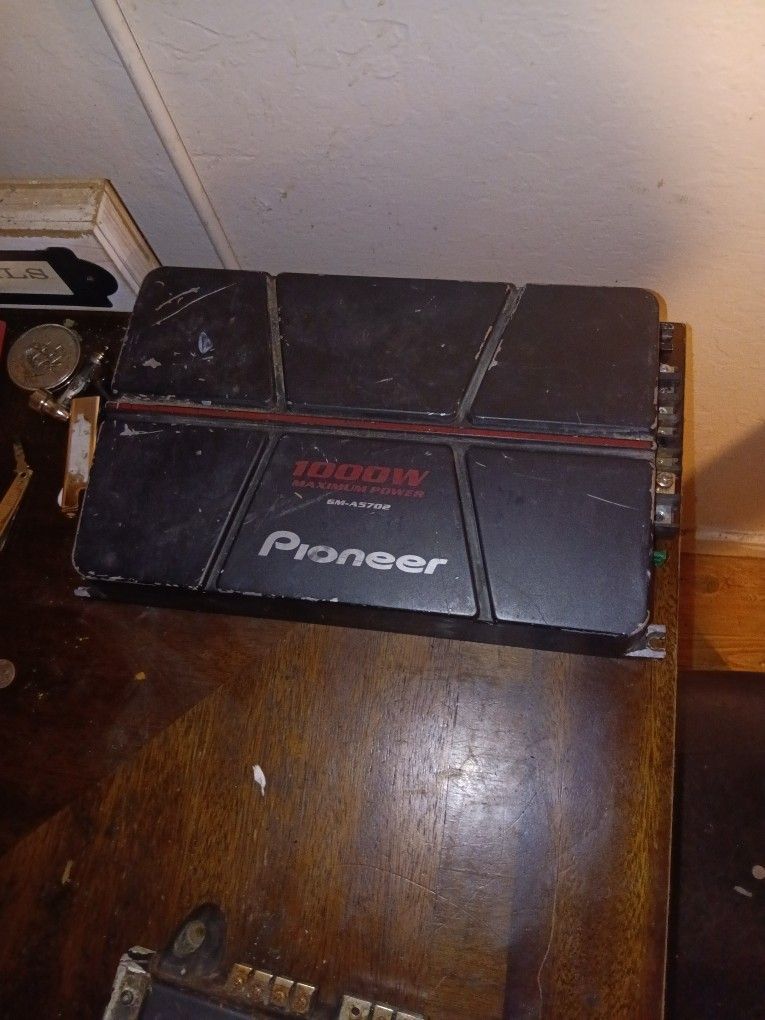 Pioneer 1,000 Watt Amp