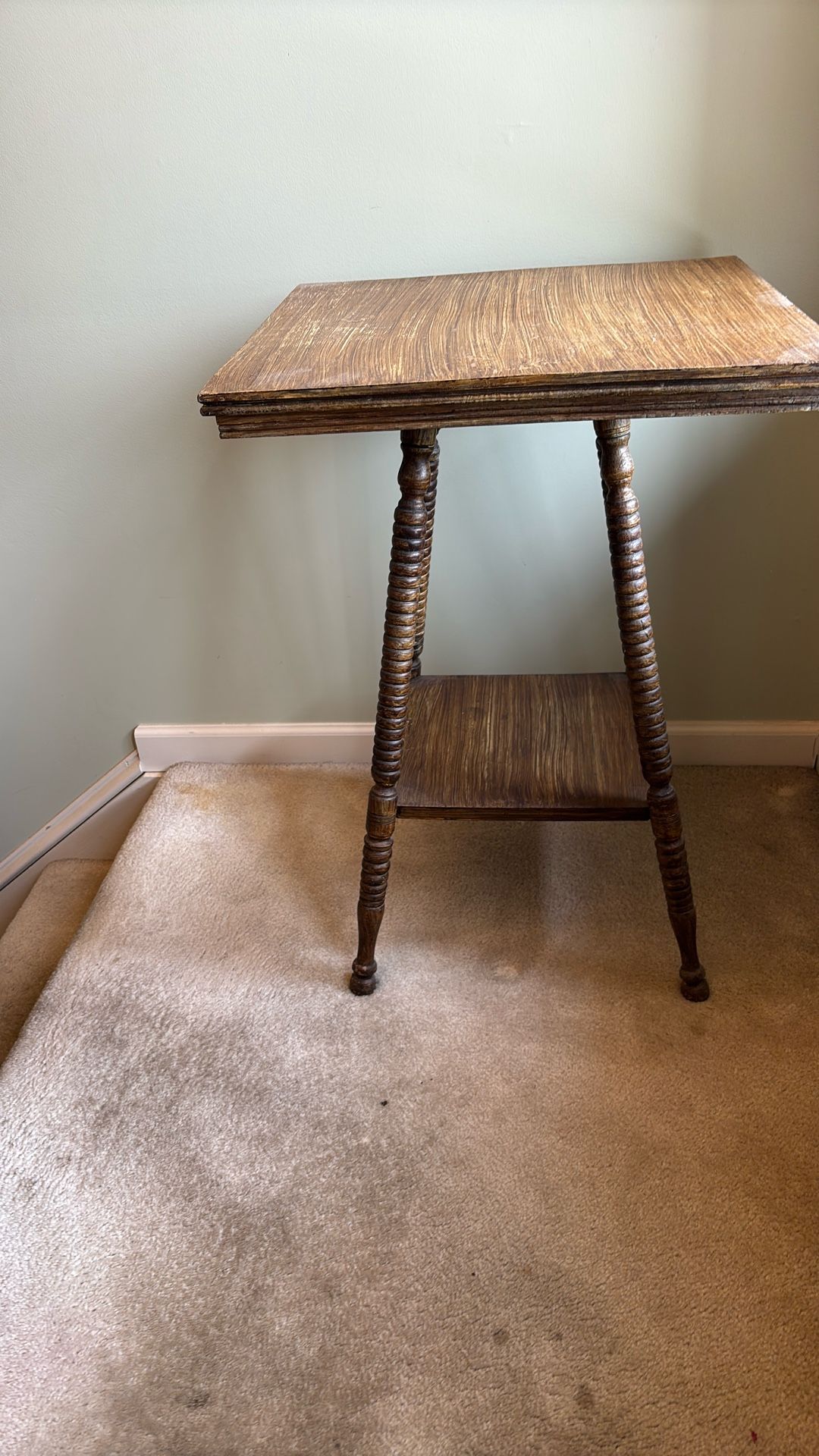 Nice Parlor Leg Table