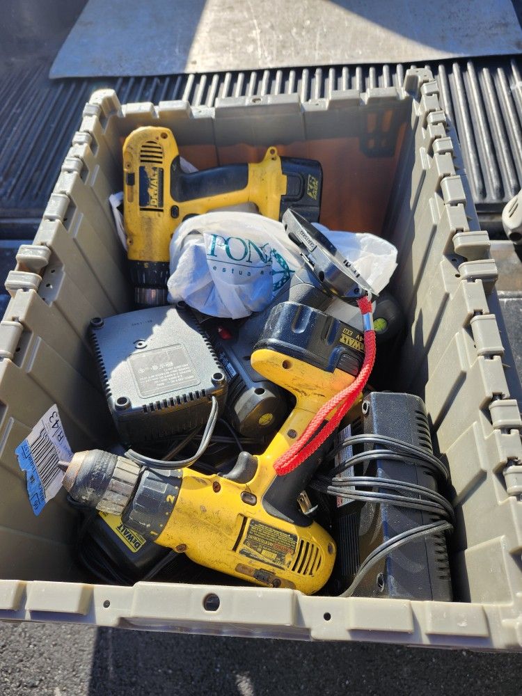 DEWALT DRILLS SEARS AND MORE DRILLS +BATTERIES AND CHARGERS