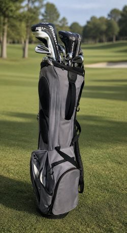 2023 Taylormade Golf Bag, Light Grey & Delivery Available.