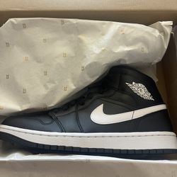 JORDAN 1’s Wmns Blk wht 