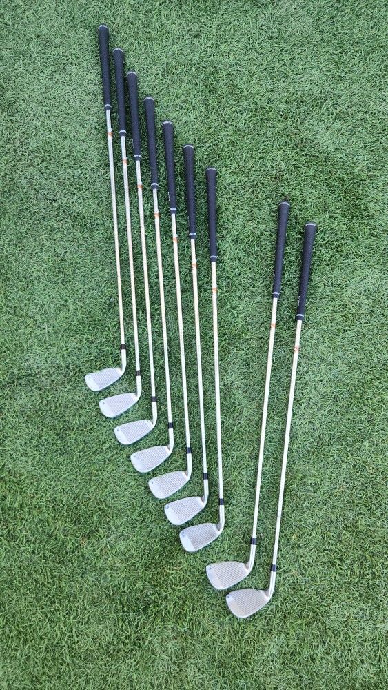 Golf Club Set 3-9 Irons, PW, SW. Driver And 3,5 Wood. Free Stand Bag.