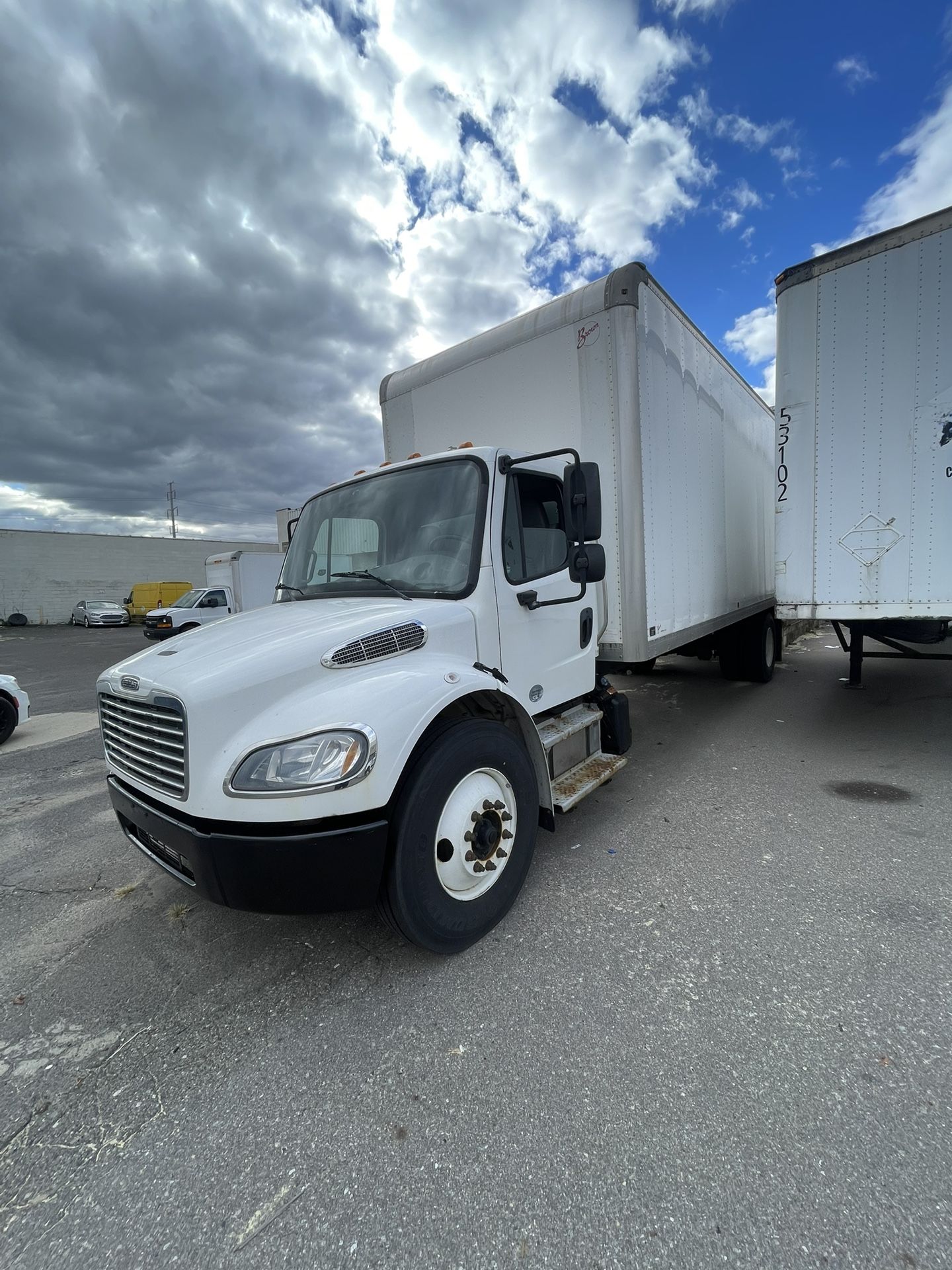 2015 Freightliner M2 26ft box truck