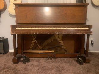 Upright Piano, Built-in Dolly