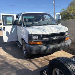 2004 Chevy Express Van 2500 Part Out