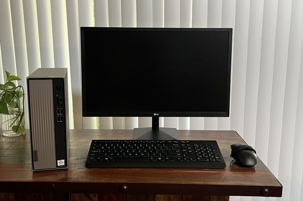 Lenovo IdeaCentre 3 AMD Athlon 3050U + LG 25" Monitor