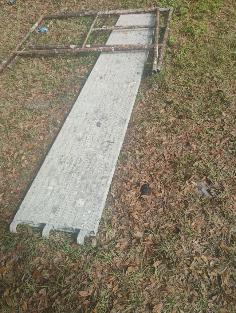 Scaffold And Aluminum Board