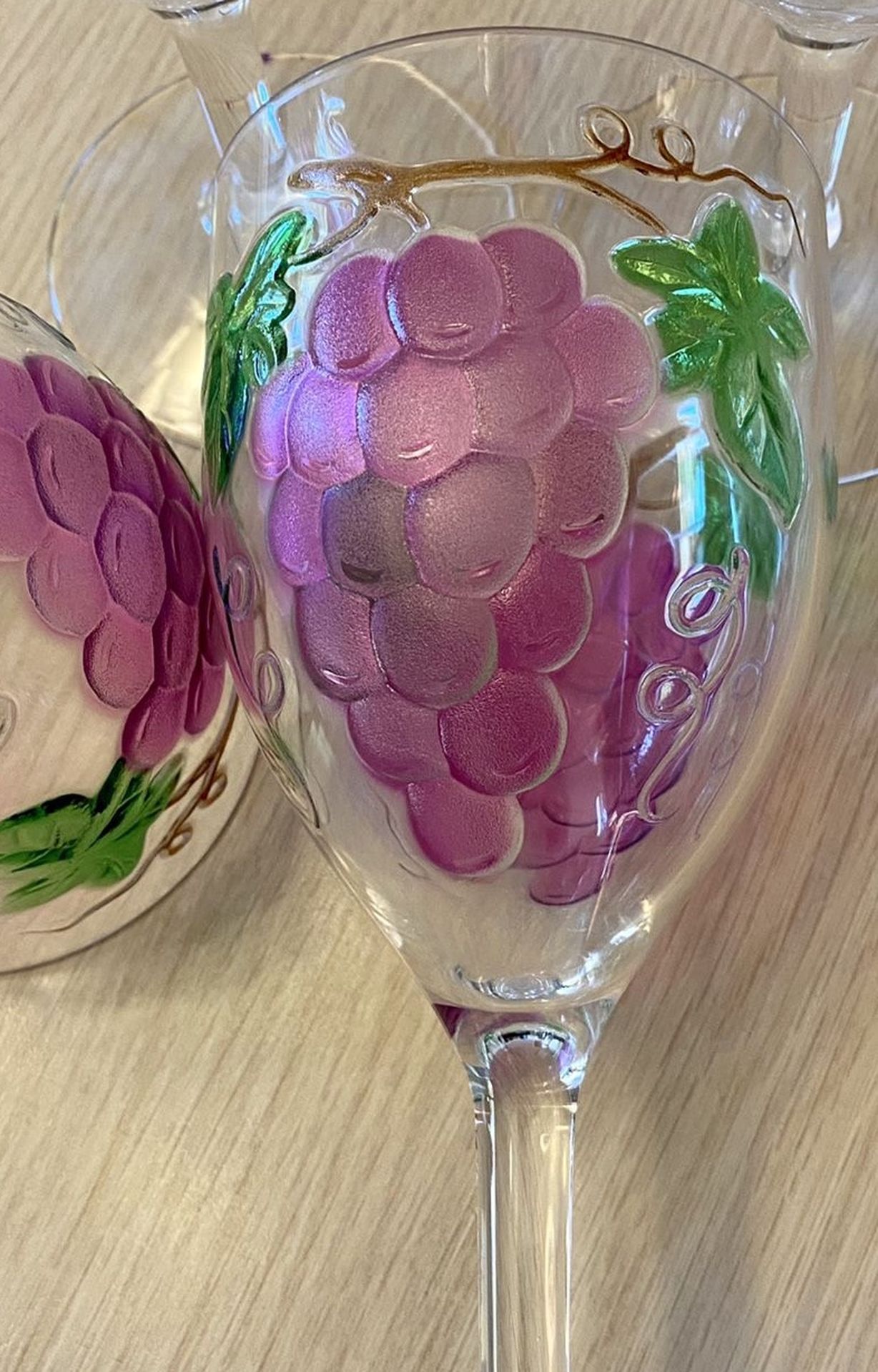 Set Of 4 Plastic Patio Wine Goblets, Realistic, Colorful Grape 🍇 Vine Design 7.5” Tall NEW!’