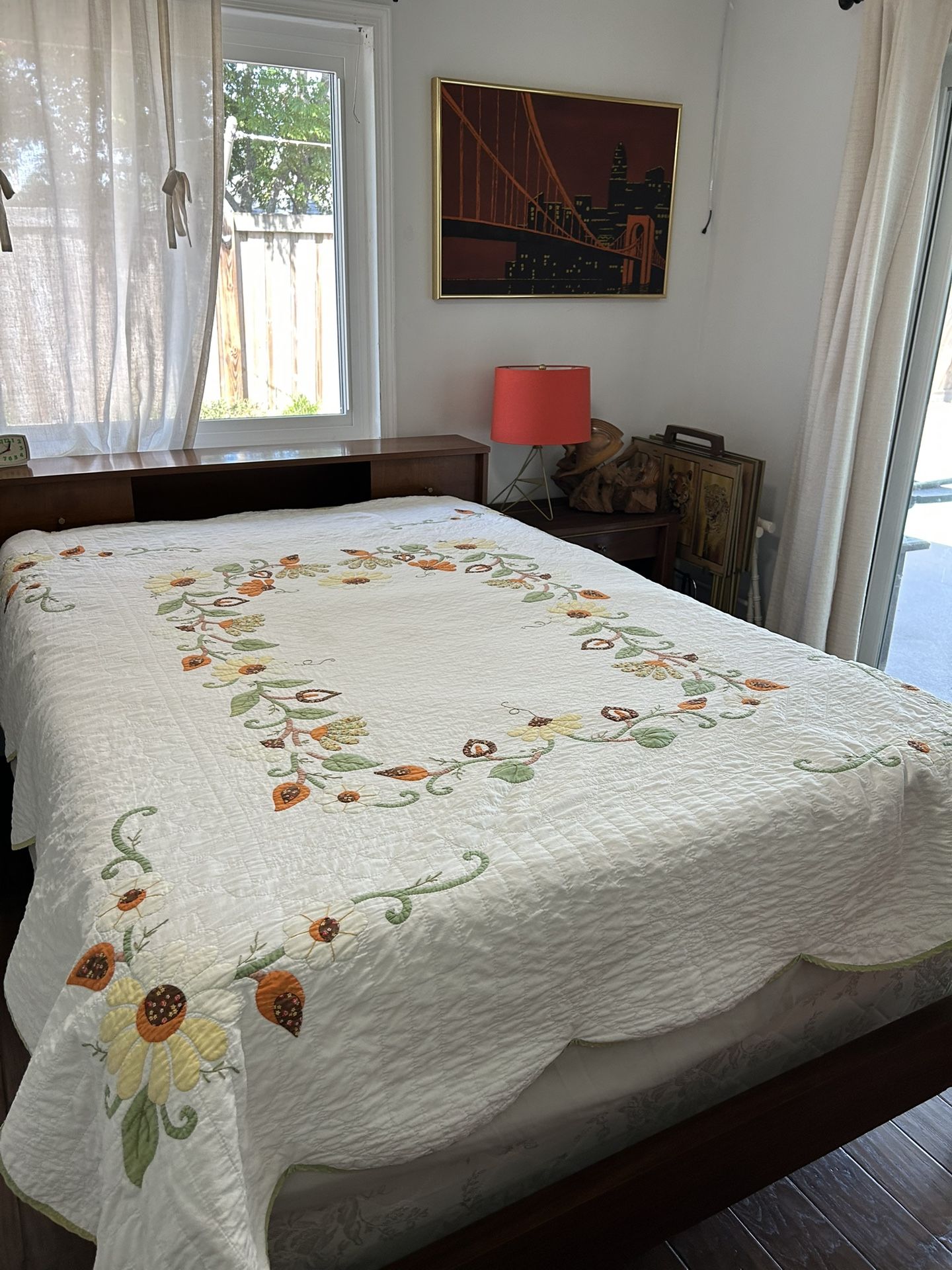Vintage 1930s Applique Sunflower Hand-Quilted Pennsylvania Floral Quilt