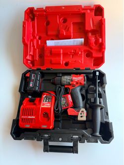 Milwaukee M18 FUEL 18V Lithium-lon Brushless Cordless 1/2 in. Hammer Drill Driver Kit with One 5.0 Ah Battery and Hard Case