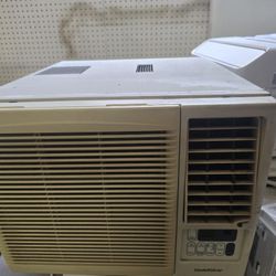 8000 Btu Ac Window Unit Works Great Blows Cold 