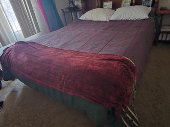 Queen Bedframe
