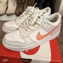 Nike dunk crimson bliss GS Size 4