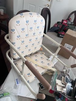 Vintage tabletop baby chair